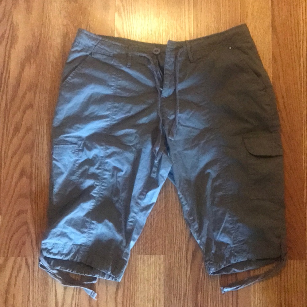 Shorts (Bermuda length) size 16 (petite)